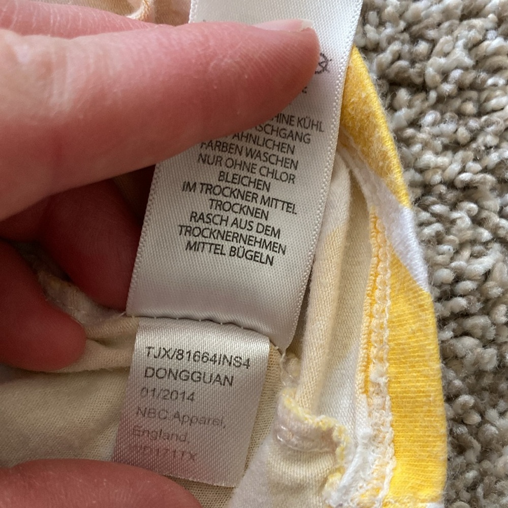 Two tunic-style tops (Carter’s , Maggie & Zoe), 12 months size - Picture 9 of 15
